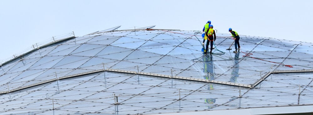 roofing-cleveland-commercial-crew